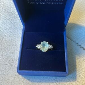 Beautiful 10k solid yellow gold ring with Prasiolite and diamonds